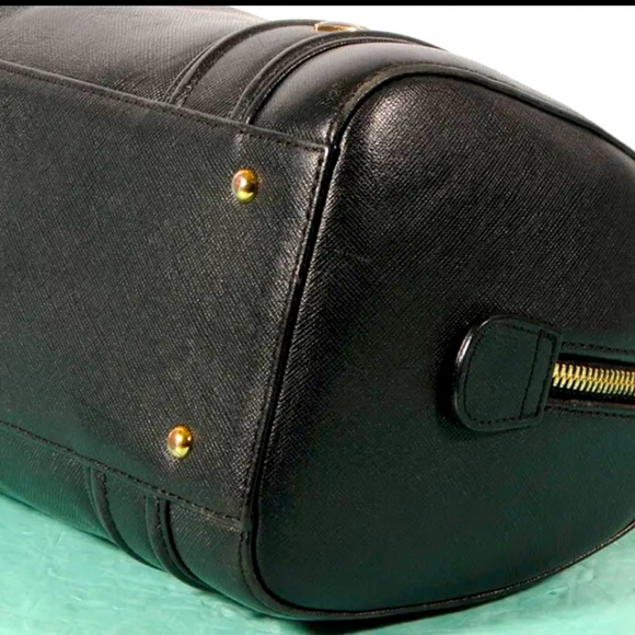 MCM Leather Tote Bag Authentic + Dust Bag ❤️❤️❤️ - Picture 7 of 11